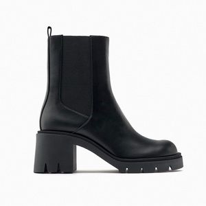 ZARA Wide Heeled Ankle Boots with Lug Soles - Black - Size 9 US - 3112/010
